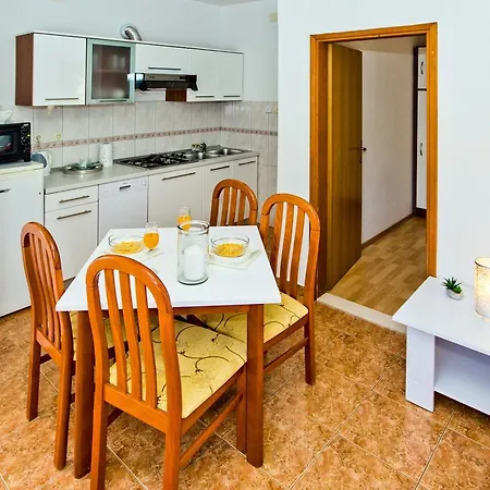 Ana I Apartment